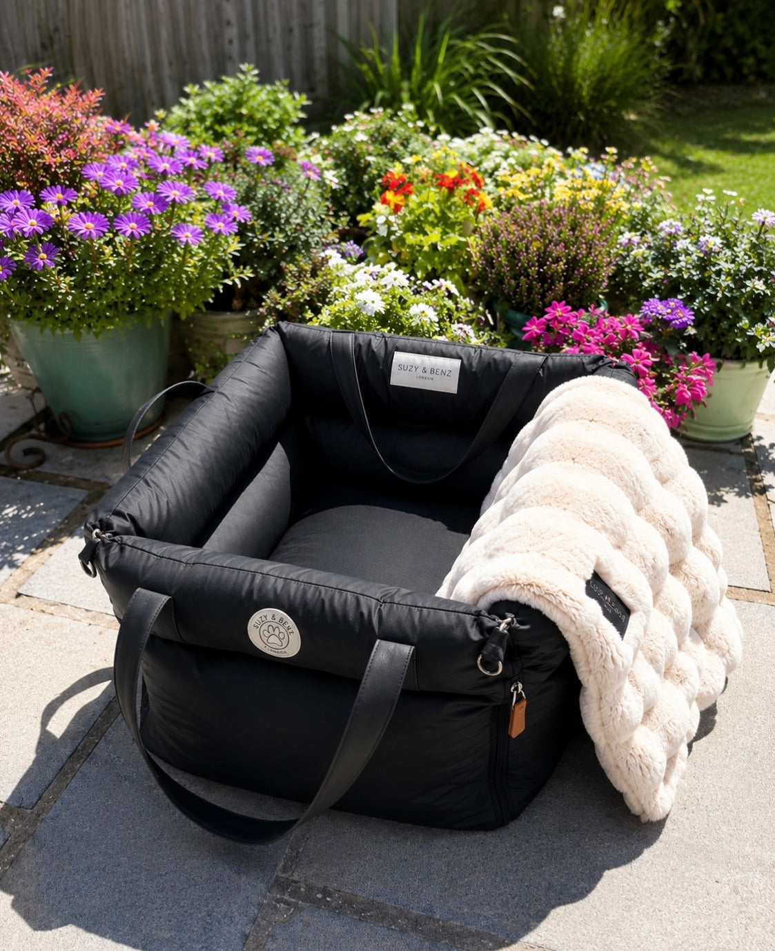 3-in-1 Dog Car Seat, travel bed & Carrier + Blanket